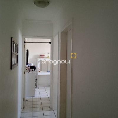 Apartamento com 89m², 3 quartos (sendo 1 suíte), 1 garagem, no bairro Campinas em São José