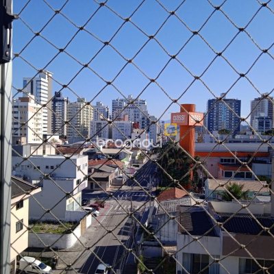 Apartamento com 89m², 3 quartos (sendo 1 suíte), 1 garagem, no bairro Campinas em São José