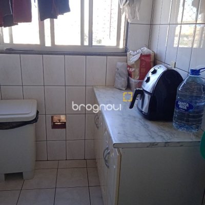 Apartamento com 89m², 3 quartos (sendo 1 suíte), 1 garagem, no bairro Campinas em São José