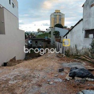 Terreno com 300m², no bairro Barreiros em São José