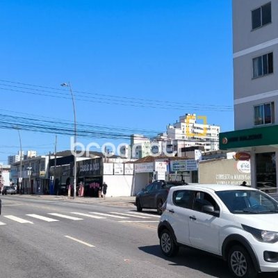 Terreno com 300m², no bairro Barreiros em São José