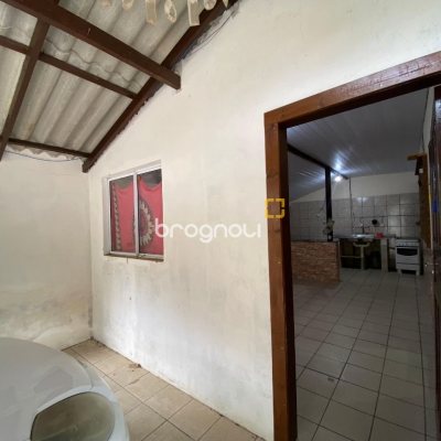 Casa com 120m², 2 quartos, 2 garagens, no bairro Ribeirão da Ilha em Florianópolis