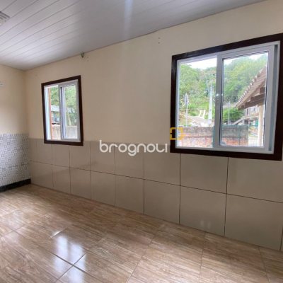 Casa com 120m², 2 quartos, 2 garagens, no bairro Ribeirão da Ilha em Florianópolis
