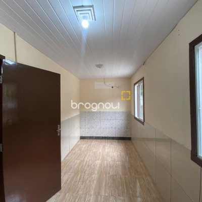 Casa com 120m², 2 quartos, 2 garagens, no bairro Ribeirão da Ilha em Florianópolis