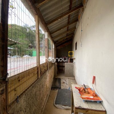 Casa com 120m², 2 quartos, 2 garagens, no bairro Ribeirão da Ilha em Florianópolis