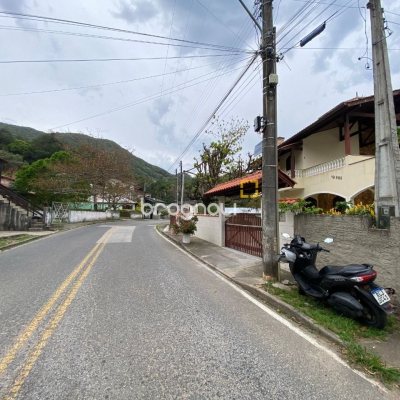 Casa com 120m², 2 quartos, 2 garagens, no bairro Ribeirão da Ilha em Florianópolis