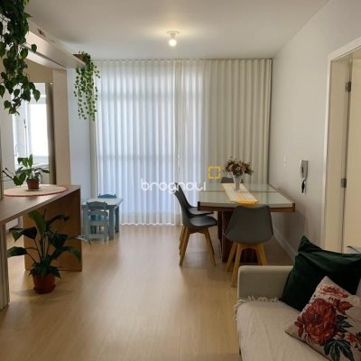Apartamento com 82m², 3 quartos (sendo 1 suíte), 2 garagens, no bairro Jardim Cidade de Florianópolis em São José