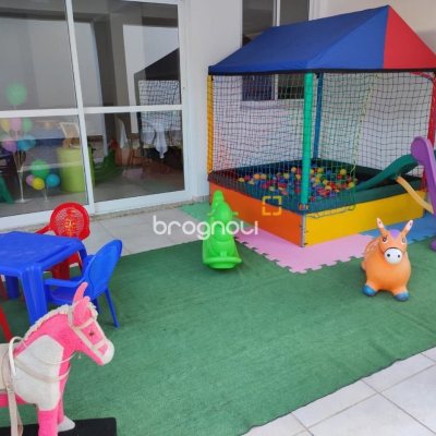Apartamento com 82m², 3 quartos (sendo 1 suíte), 2 garagens, no bairro Jardim Cidade de Florianópolis em São José