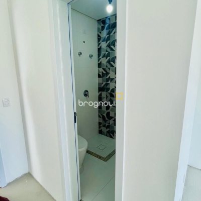 Casa com 181m², 4 quartos (sendo 4 suítes), 2 garagens, no bairro Ingleses do Rio Vermelho em Florianópolis