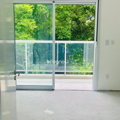 Casa com 181m², 4 quartos (sendo 4 suítes), 2 garagens, no bairro Ingleses do Rio Vermelho em Florianópolis