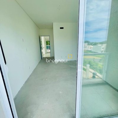 Casa com 181m², 4 quartos (sendo 4 suítes), 2 garagens, no bairro Ingleses do Rio Vermelho em Florianópolis
