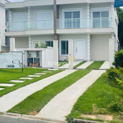 Casa com 181m², 4 quartos (sendo 4 suítes), 2 garagens, no bairro Ingleses do Rio Vermelho em Florianópolis