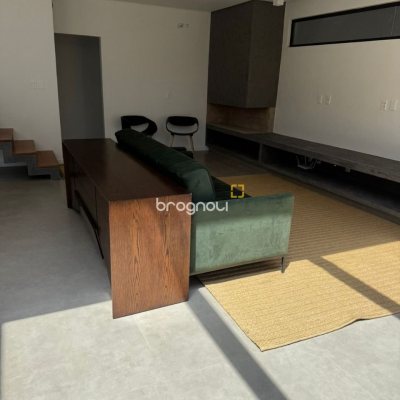 Casa com 512m², 6 quartos (sendo 6 suítes), 4 garagens, no bairro Campeche em Florianópolis
