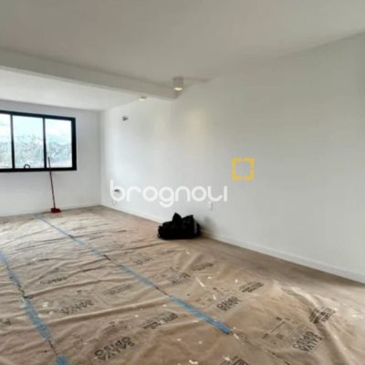 Casa com 512m², 6 quartos (sendo 6 suítes), 4 garagens, no bairro Campeche em Florianópolis