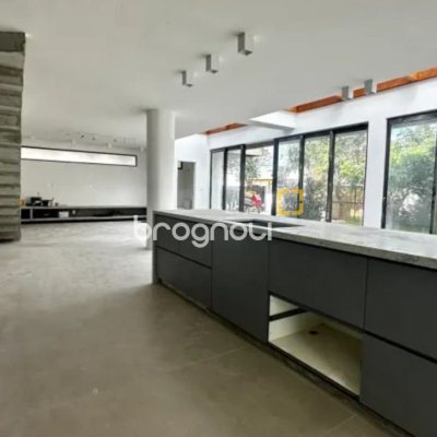 Casa com 512m², 6 quartos (sendo 6 suítes), 4 garagens, no bairro Campeche em Florianópolis