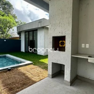 Casa com 512m², 6 quartos (sendo 6 suítes), 4 garagens, no bairro Campeche em Florianópolis