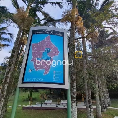 Terreno com 801m², no bairro Capoeiras em São José