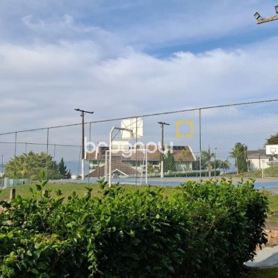 Terreno com 801m², no bairro Capoeiras em São José