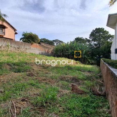 Terreno com 801m², no bairro Capoeiras em São José