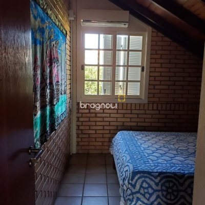 Casa com 173m², 4 quartos, 3 garagens, no bairro Camboa em Governador Celso Ramos