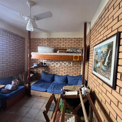 Casa com 173m², 4 quartos, 3 garagens, no bairro Camboa em Governador Celso Ramos