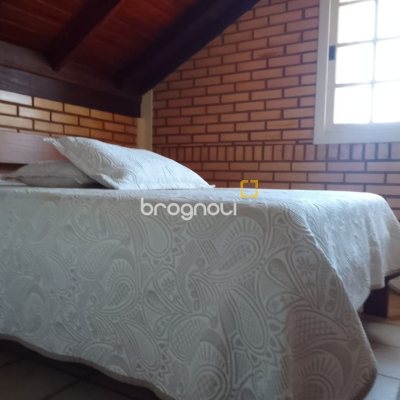 Casa com 173m², 4 quartos, 3 garagens, no bairro Camboa em Governador Celso Ramos