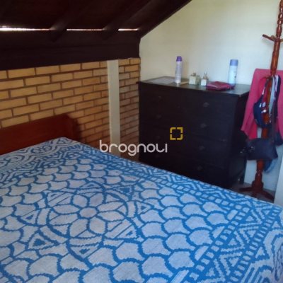 Casa com 173m², 4 quartos, 3 garagens, no bairro Camboa em Governador Celso Ramos