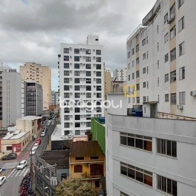 Apartamento com 92m², 3 quartos, no bairro Centro em Florianópolis