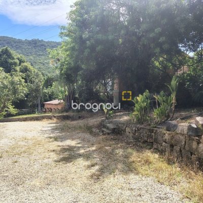 Casa com 560m², 4 quartos (sendo 1 suíte), 6 garagens, no bairro Monte Verde em Florianópolis