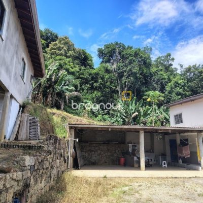 Casa com 560m², 4 quartos (sendo 1 suíte), 6 garagens, no bairro Monte Verde em Florianópolis
