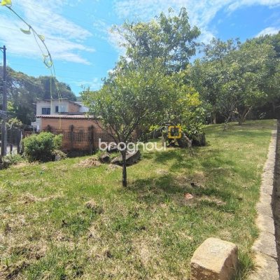 Casa com 560m², 4 quartos (sendo 1 suíte), 6 garagens, no bairro Monte Verde em Florianópolis