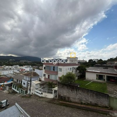Apartamento com 59m², 3 quartos, 1 garagem, no bairro Potecas em São José