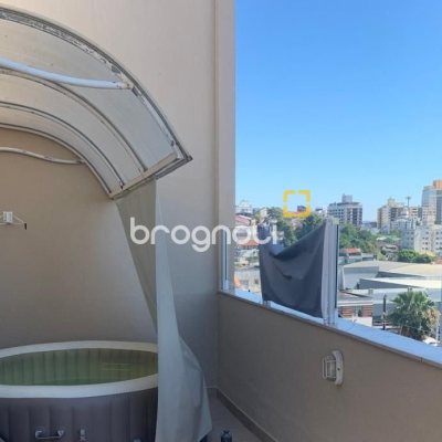 Cobertura com 133m², 4 quartos (sendo 1 suíte), 1 garagem, no bairro Estreito em Florianópolis