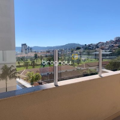 Cobertura com 133m², 4 quartos (sendo 1 suíte), 1 garagem, no bairro Estreito em Florianópolis