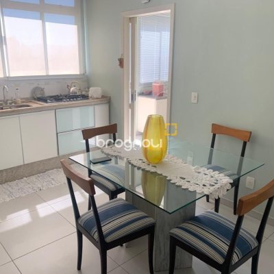 Cobertura com 133m², 4 quartos (sendo 1 suíte), 1 garagem, no bairro Estreito em Florianópolis