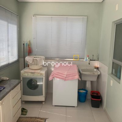 Cobertura com 133m², 4 quartos (sendo 1 suíte), 1 garagem, no bairro Estreito em Florianópolis