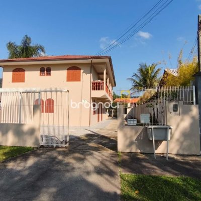 Casa com 240m², 7 quartos, 4 garagens, no bairro Canasvieiras em Florianópolis