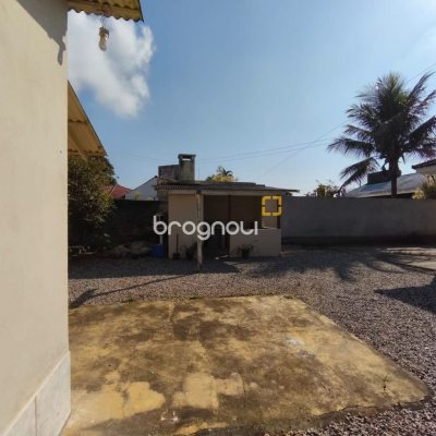 Casa com 240m², 7 quartos, 4 garagens, no bairro Canasvieiras em Florianópolis