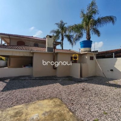 Casa com 240m², 7 quartos, 4 garagens, no bairro Canasvieiras em Florianópolis