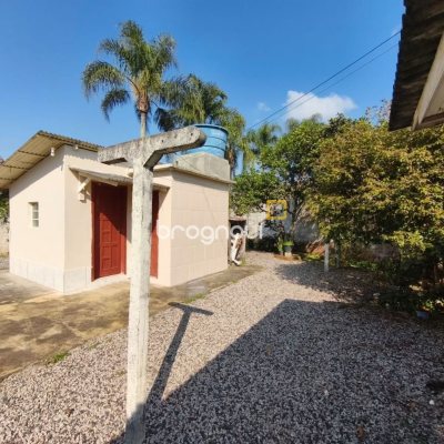 Casa com 240m², 7 quartos, 4 garagens, no bairro Canasvieiras em Florianópolis