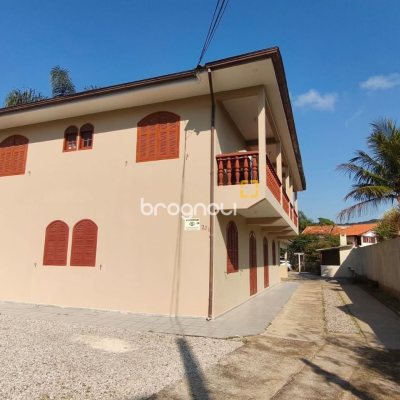 Casa com 240m², 7 quartos, 4 garagens, no bairro Canasvieiras em Florianópolis