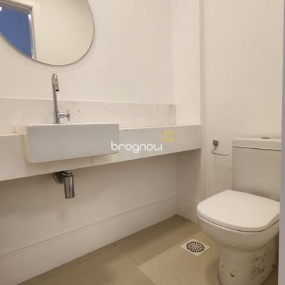 Apartamento com 169m², 4 quartos (sendo 4 suítes), 2 garagens, no bairro Centro em Florianópolis