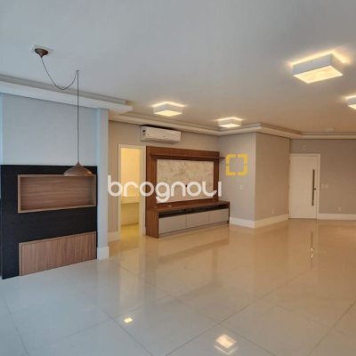 Apartamento com 169m², 4 quartos (sendo 4 suítes), 2 garagens, no bairro Centro em Florianópolis