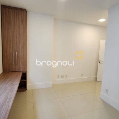 Apartamento com 169m², 4 quartos (sendo 4 suítes), 2 garagens, no bairro Centro em Florianópolis