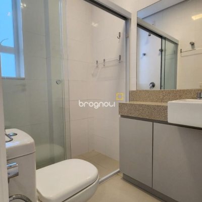 Apartamento com 169m², 4 quartos (sendo 4 suítes), 2 garagens, no bairro Centro em Florianópolis