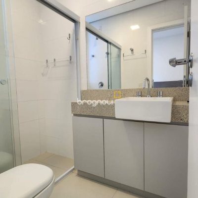 Apartamento com 169m², 4 quartos (sendo 4 suítes), 2 garagens, no bairro Centro em Florianópolis