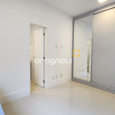 Apartamento com 169m², 4 quartos (sendo 4 suítes), 2 garagens, no bairro Centro em Florianópolis