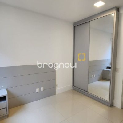 Apartamento com 169m², 4 quartos (sendo 4 suítes), 2 garagens, no bairro Centro em Florianópolis