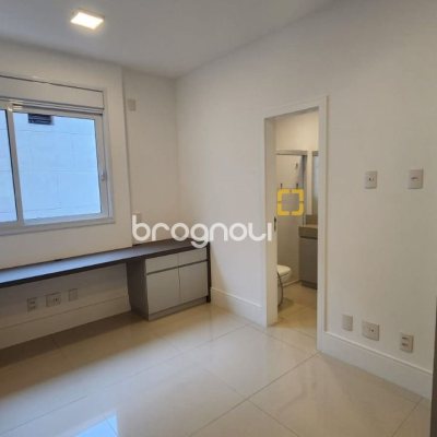 Apartamento com 169m², 4 quartos (sendo 4 suítes), 2 garagens, no bairro Centro em Florianópolis