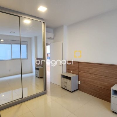 Apartamento com 169m², 4 quartos (sendo 4 suítes), 2 garagens, no bairro Centro em Florianópolis